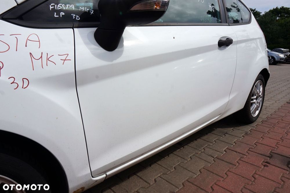 DRZWI PRZEDNIE LEWE FIESTA VI MK6 VII MK7 3D HB H9  BIAŁY FORD 2008-2017 - 3