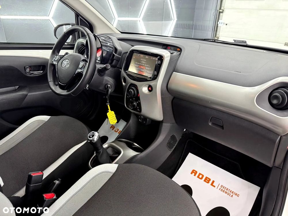 Toyota Aygo x-play touch - 31