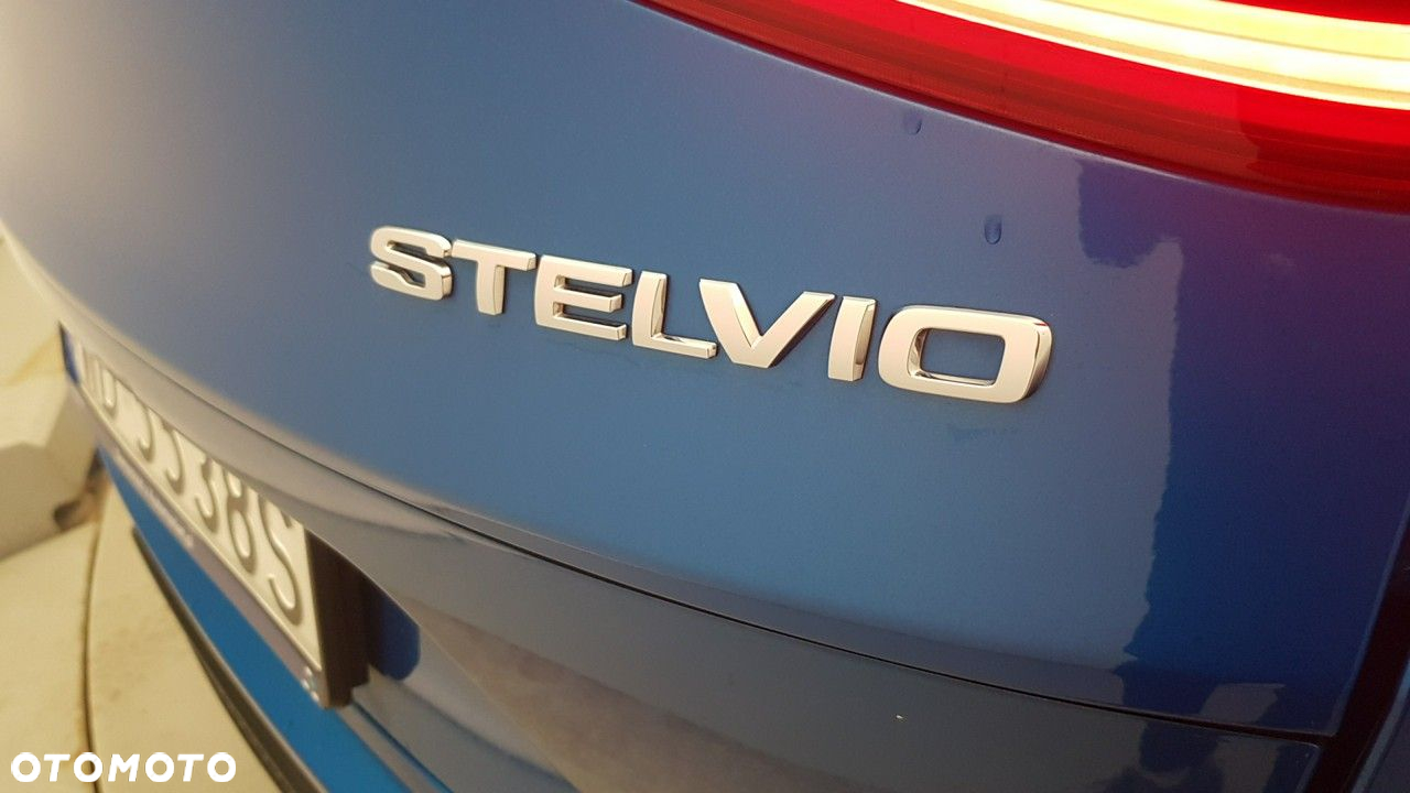 Alfa Romeo Stelvio - 18