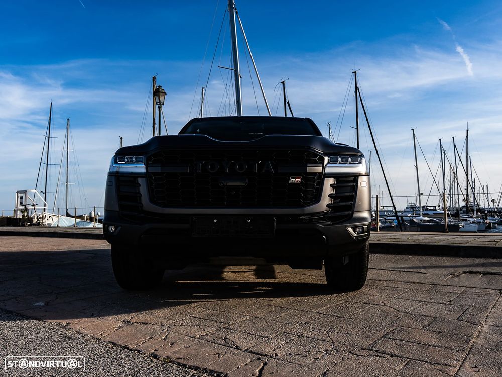 Toyota Land Cruiser - 20