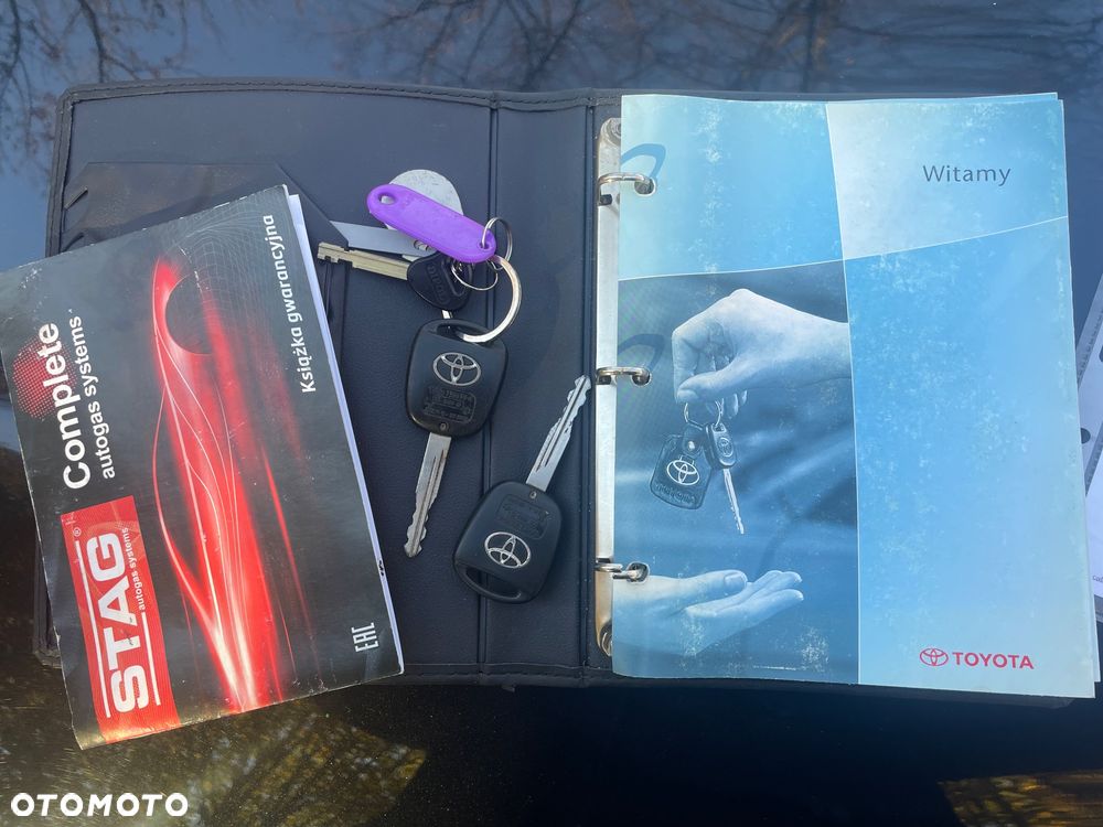 Toyota Avensis 2.0 VVT-i Prestige - 12