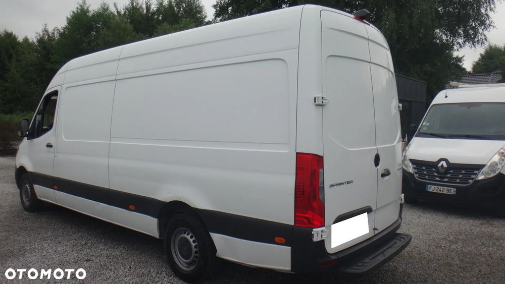 Mercedes-Benz Sprinter - 4
