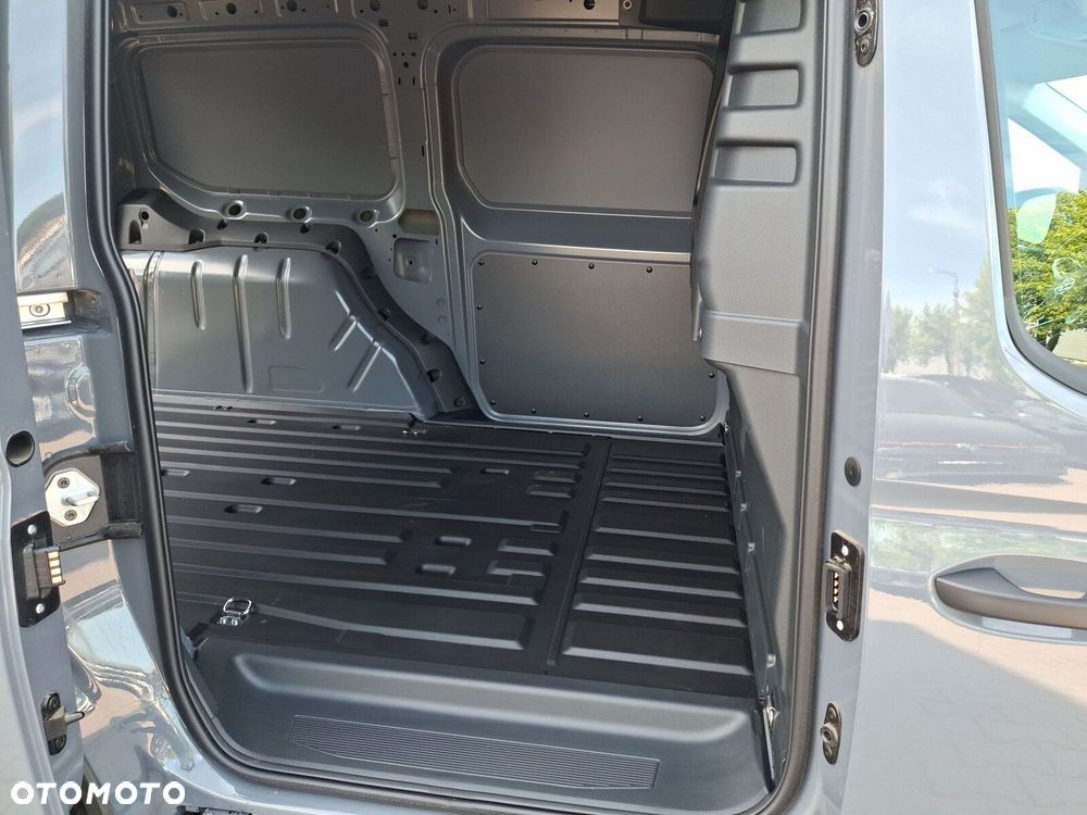 Volkswagen Caddy Maxi Cargo - 14