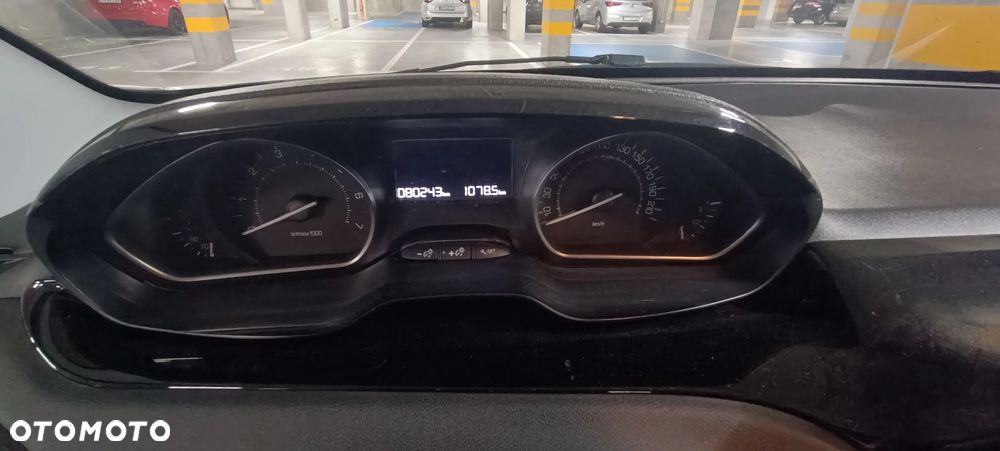 Peugeot 208 - 11