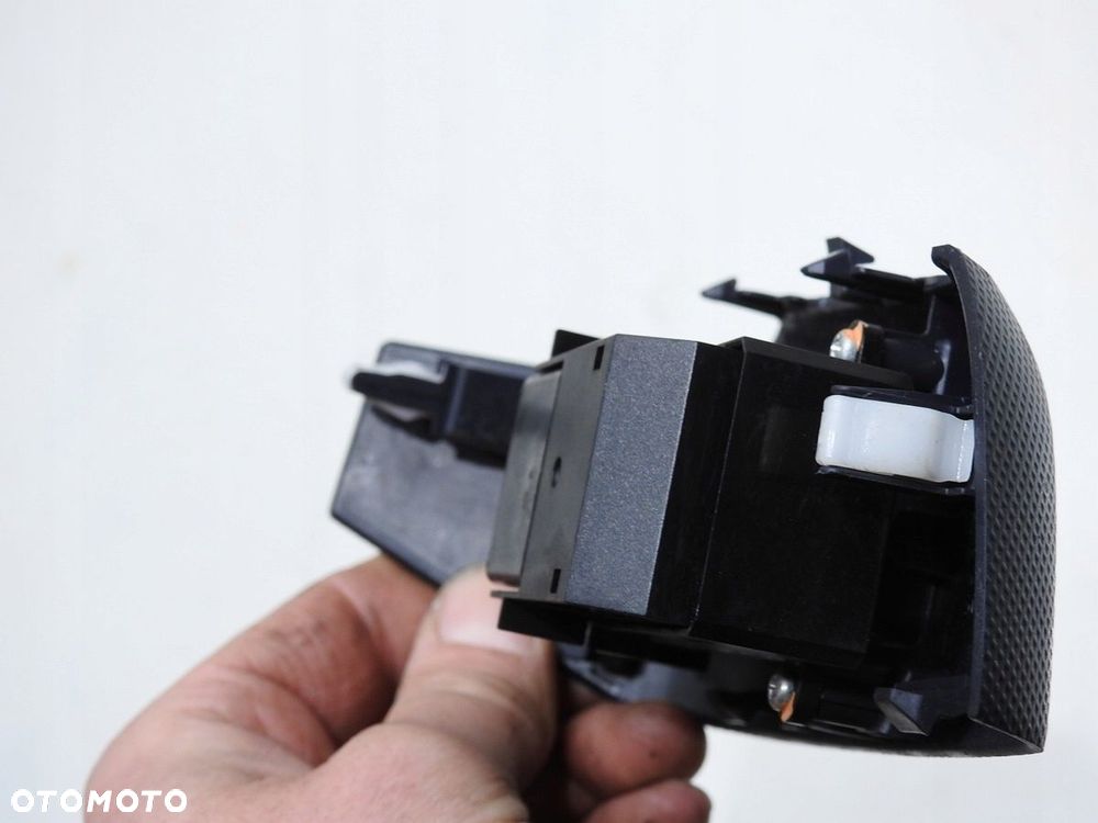 PRZEŁĄCZNIK SZYBY LEWY TYŁ HONDA INSIGHT II - 8
