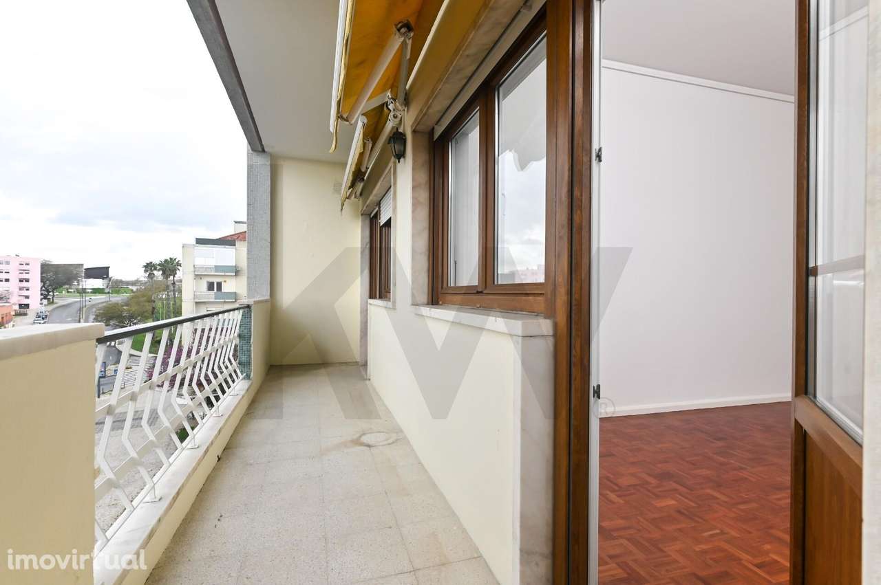 Arrenda-se Apartamento T4 | 189m2, | Adap M. Reduz. | Varandas | Eleva - Grande imagem: 4/31