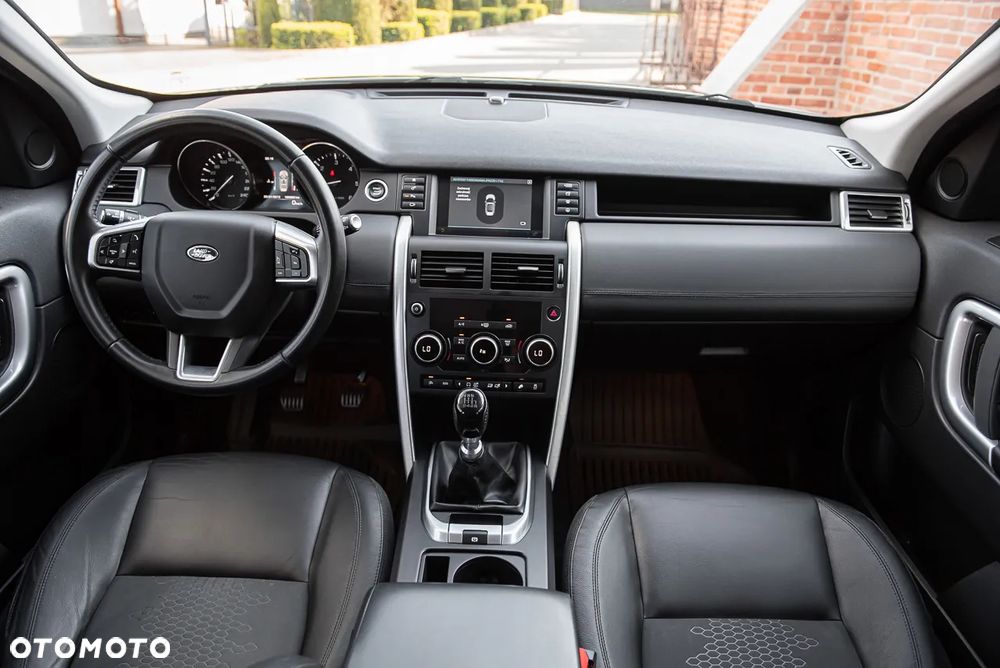 Land Rover Discovery Sport TD4 HSE Luxury - 27