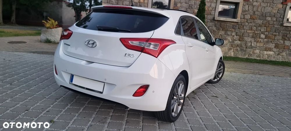 Hyundai i30 blue 1.6 GDI YES Gold - 12