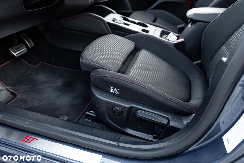Ford Focus 1.5 EcoBlue Start-Stopp-System ST-LINE - 21