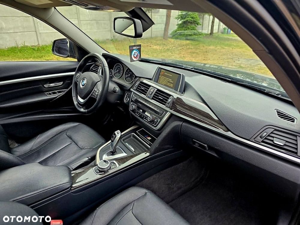 BMW Seria 3 328i xDrive Sport Line - 3