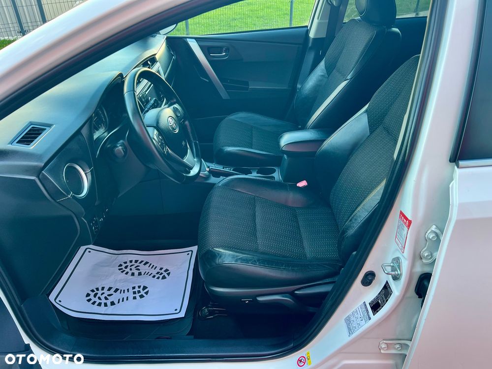 Toyota Auris Hybrid 135 Prestige - 5