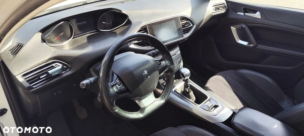 Peugeot 308 1.2 PureTech Allure S&S - 8