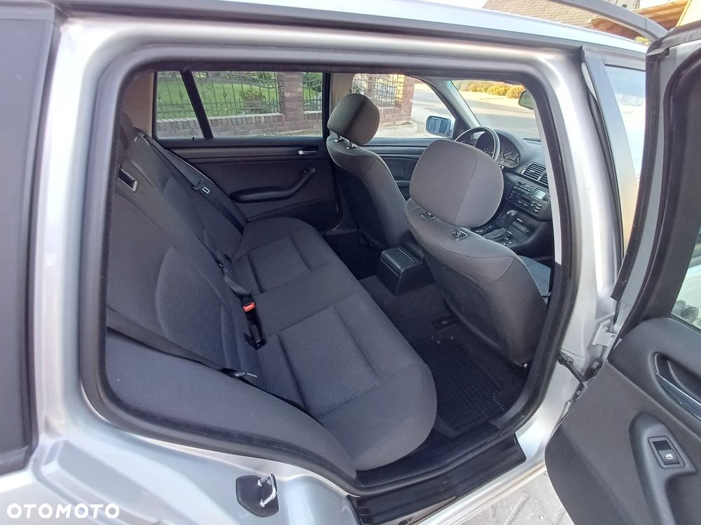 BMW Seria 3 318i Edition Exclusive - 11