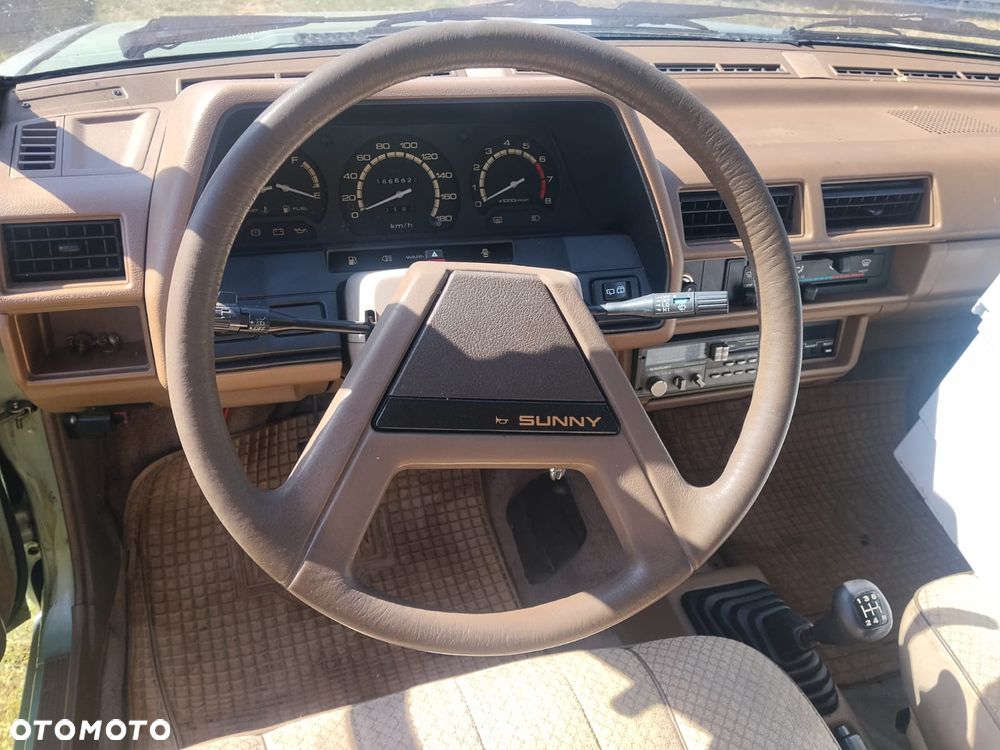 Nissan Sunny - 4