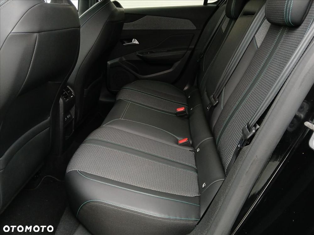 Peugeot 308 1.2 PureTech Allure S&S EAT8 - 11