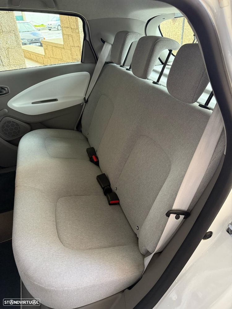 Renault Zoe (s/ Bateria) 41 kwh Life - 6