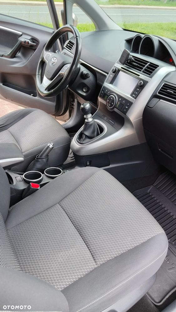 Toyota Verso 1.6 D-4D Active 7os - 12