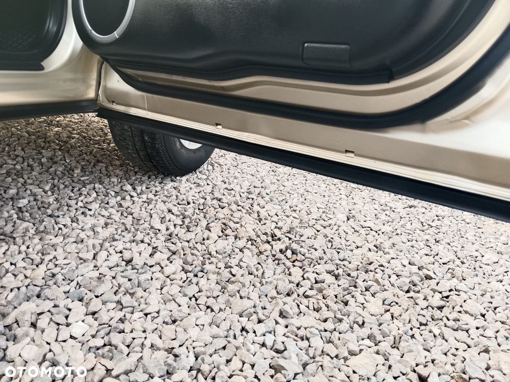 Suzuki Grand Vitara 2.4 Premium EU5 - 22