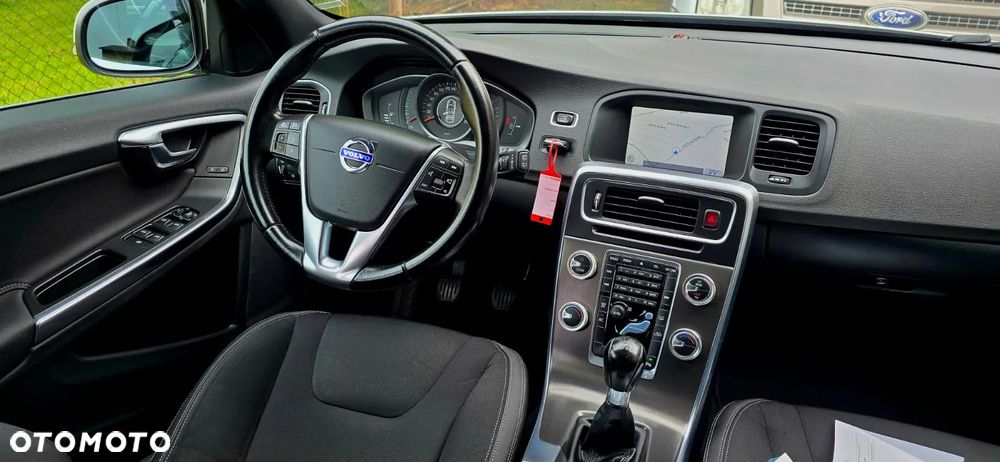 Volvo V60 T3 Momentum - 23