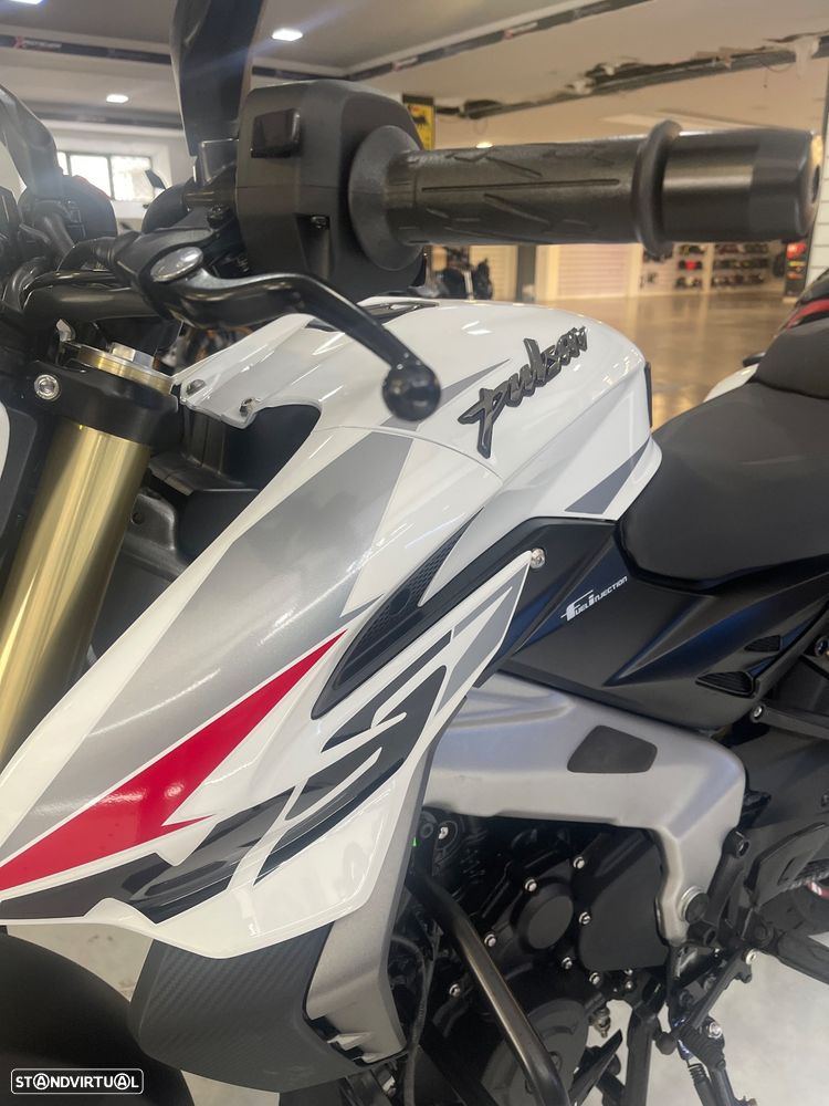 Bajaj Pulsar NS BAJAJ pulsar ns 400 - 5