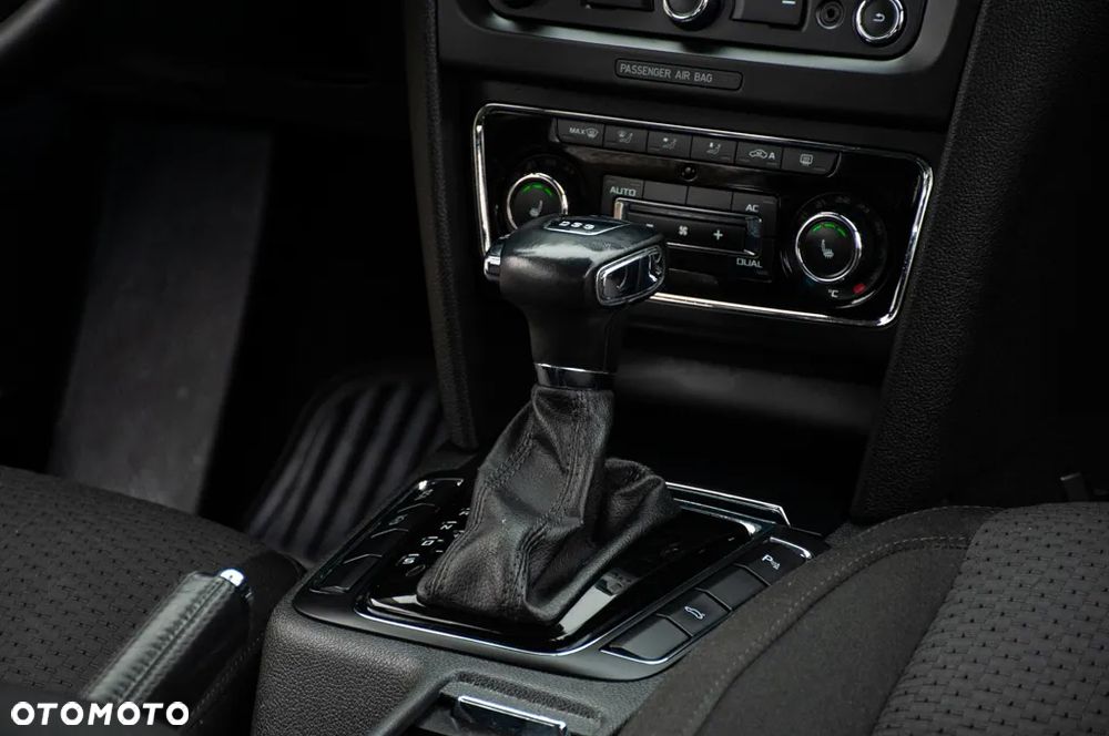 Skoda Superb 2.0 TDI DSG Exclusive - 11