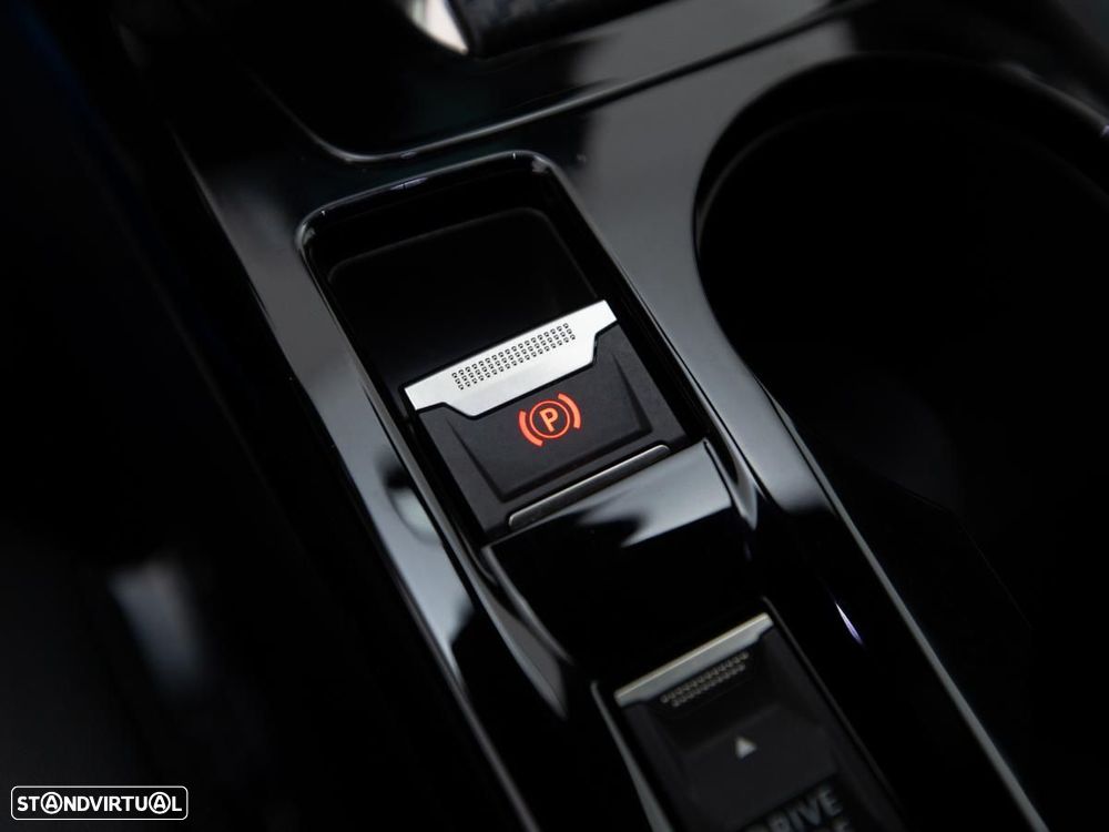 Peugeot 2008 1.5 BlueHDi Allure EAT8 - 17