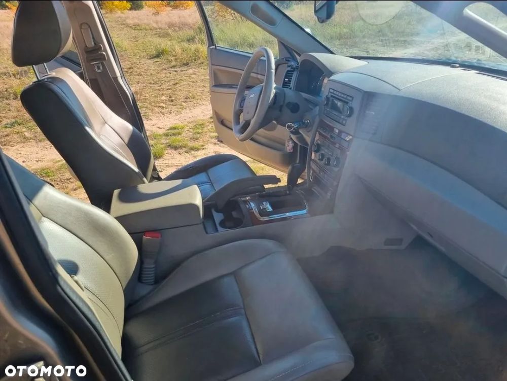 Jeep Grand Cherokee - 15