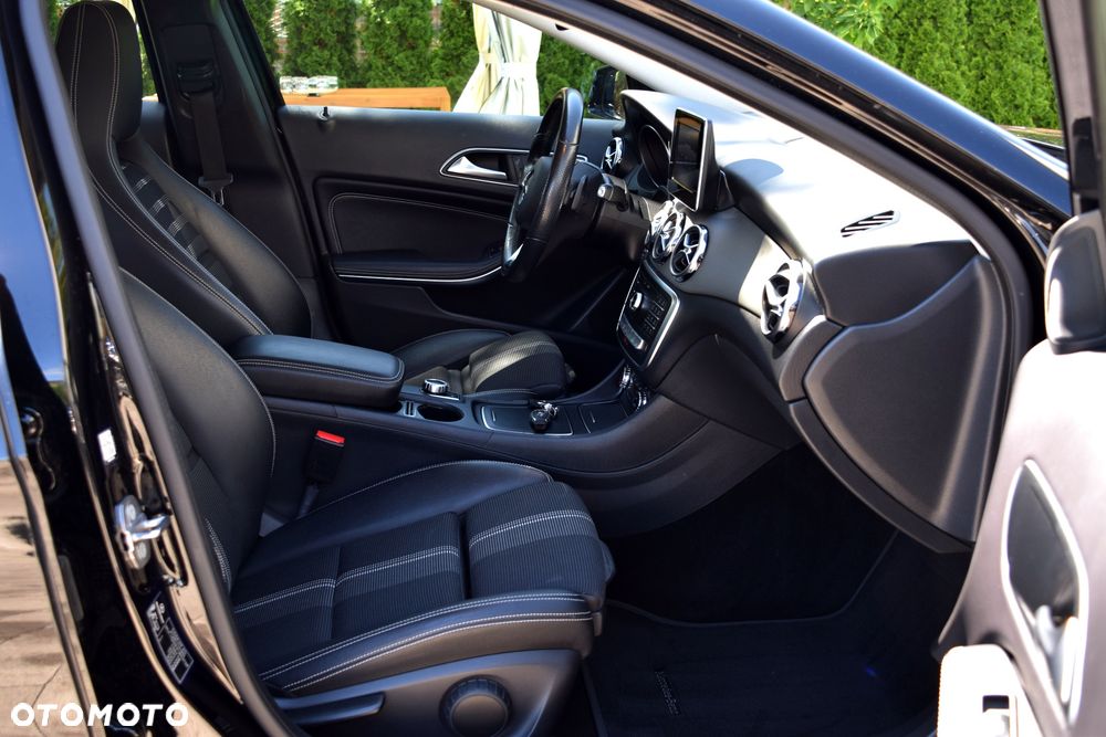 Mercedes-Benz GLA 200 7G-DCT Style - 13