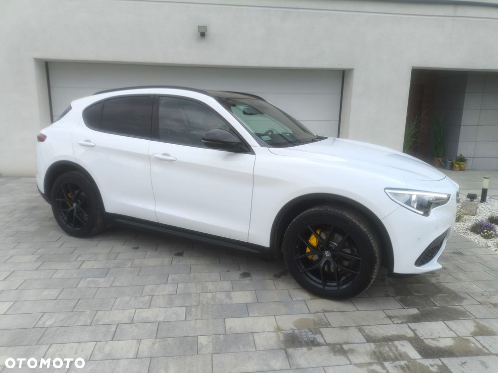 Alfa Romeo Stelvio 2.0 Turbo B-Tech Edition Q4 - 12
