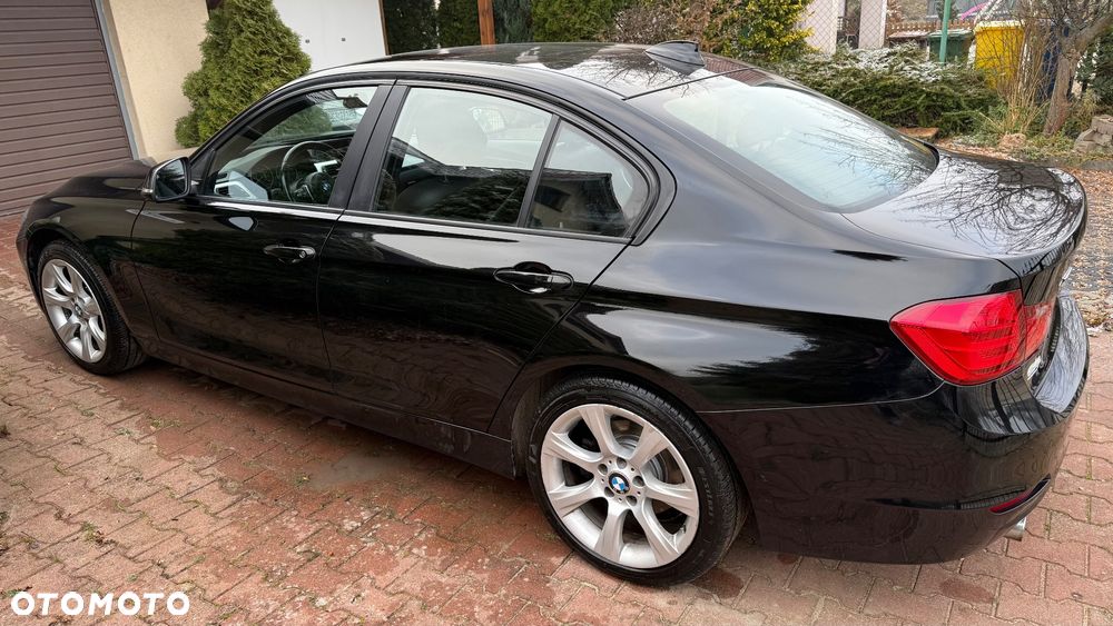 BMW Seria 3 320i xDrive - 5
