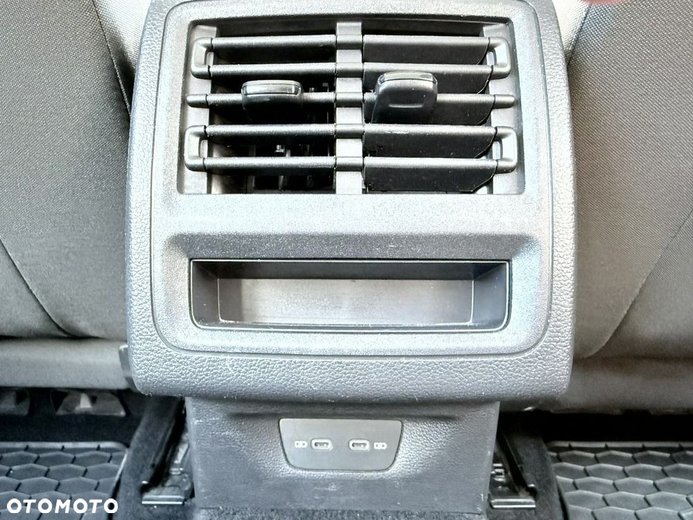Volkswagen Golf Variant 2.0 TDI Life - 24