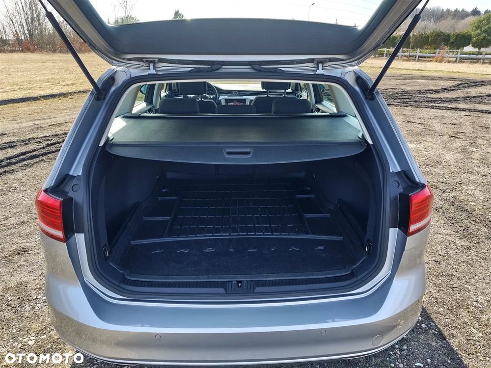 Volkswagen Passat - 9