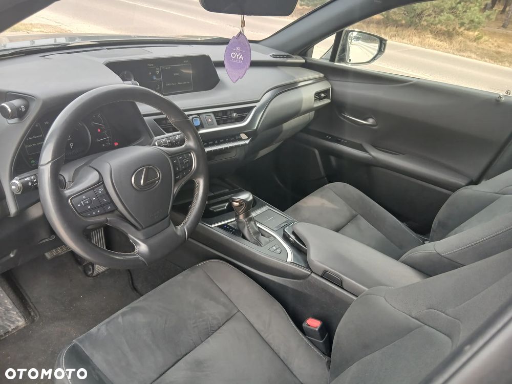 Lexus UX - 13