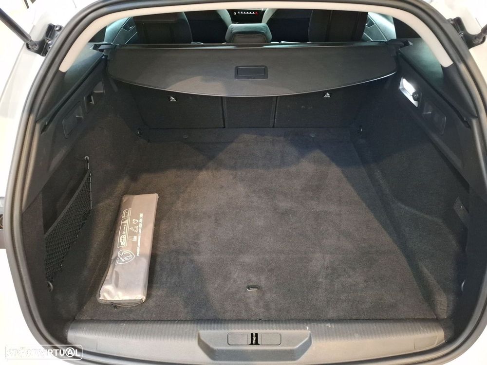 Peugeot 308 SW 1.2 Hybrid Allure e-DCS6 - 24