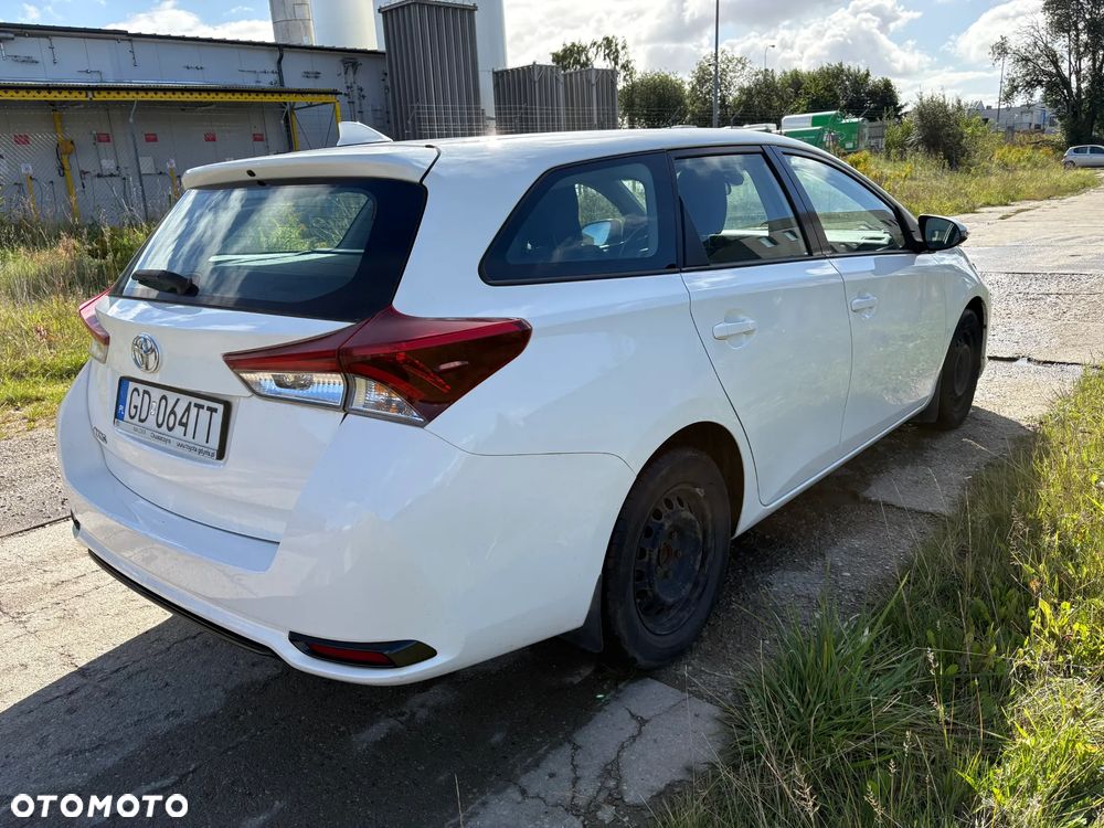 Toyota Auris 1.4 D-4D Active - 5