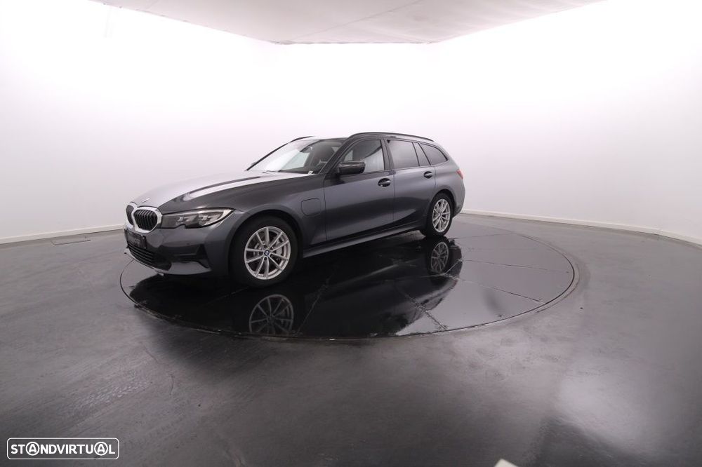 BMW 330 e Touring Auto - 1