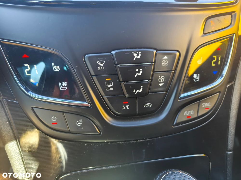 Opel Insignia 2.0 CDTI 4x4 Automatik Sport - 33