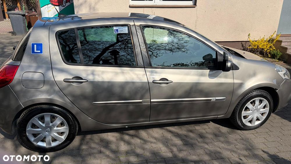 Renault Clio TCe 100 TomTom Edition - 2