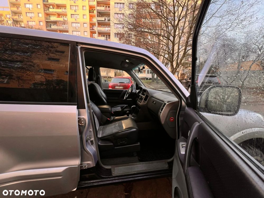 Mitsubishi Pajero 3.2 DID Instyle DAKAR - 6