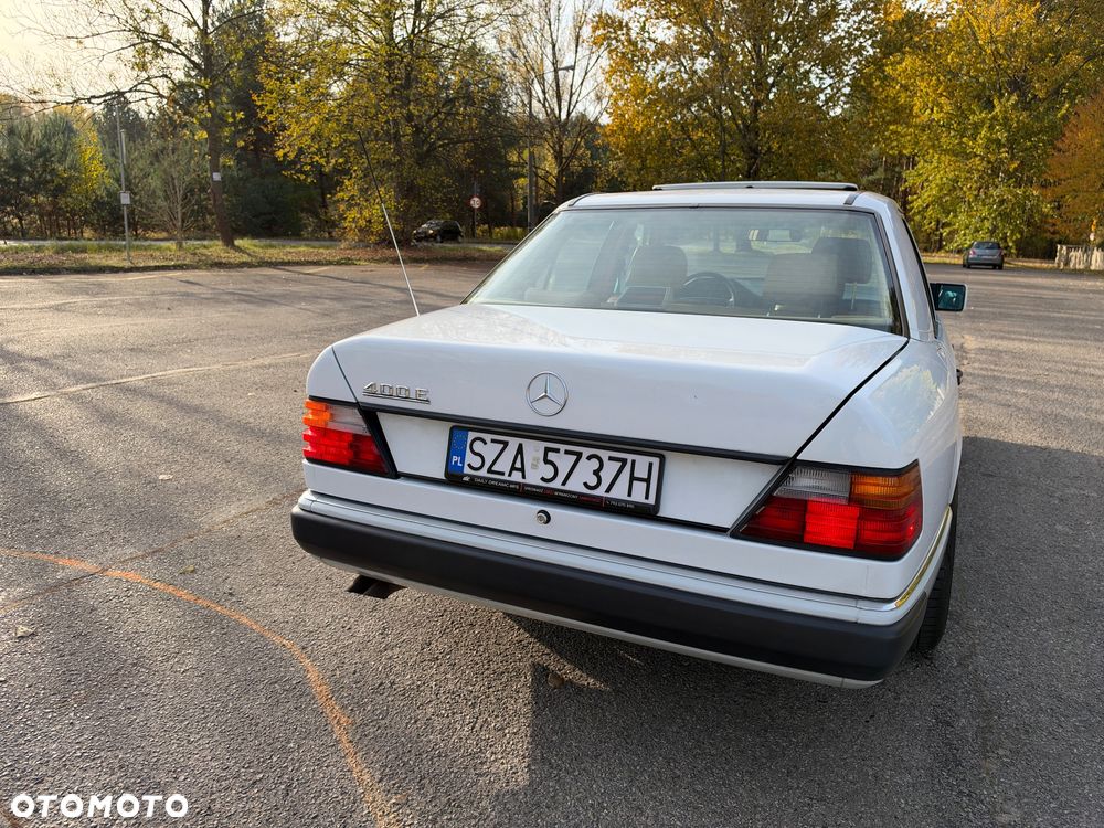 Mercedes-Benz W124 1993 photo 4