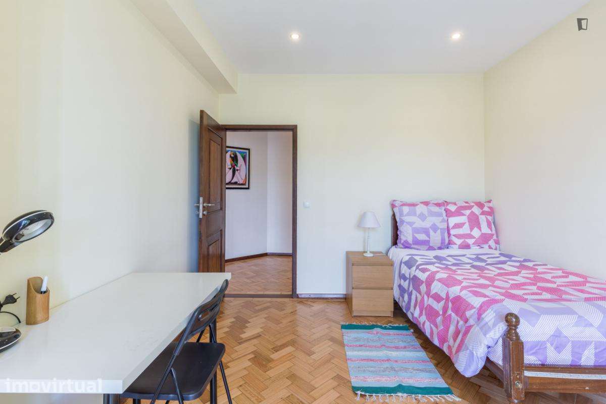 Quarto - localizado em Miragaia Porto - Grande imagem: 5/15