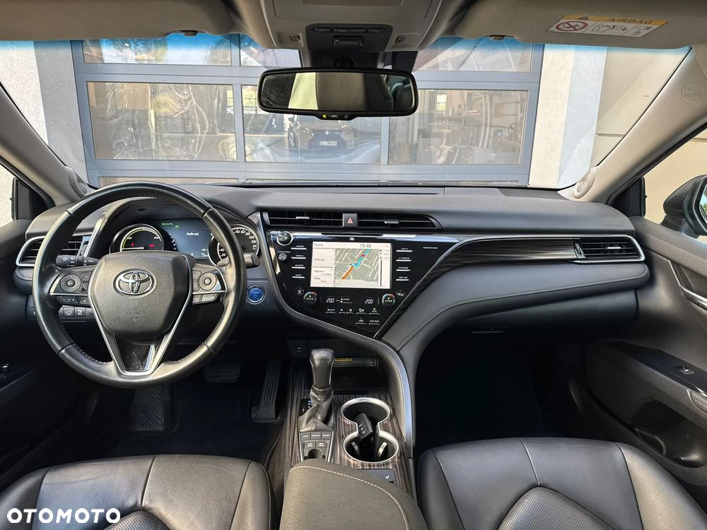 Toyota Camry 2.5 Hybrid Executive CVT - 6