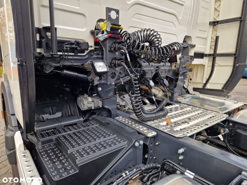 Scania R460A4x2EB Regulowane Siodło - 5