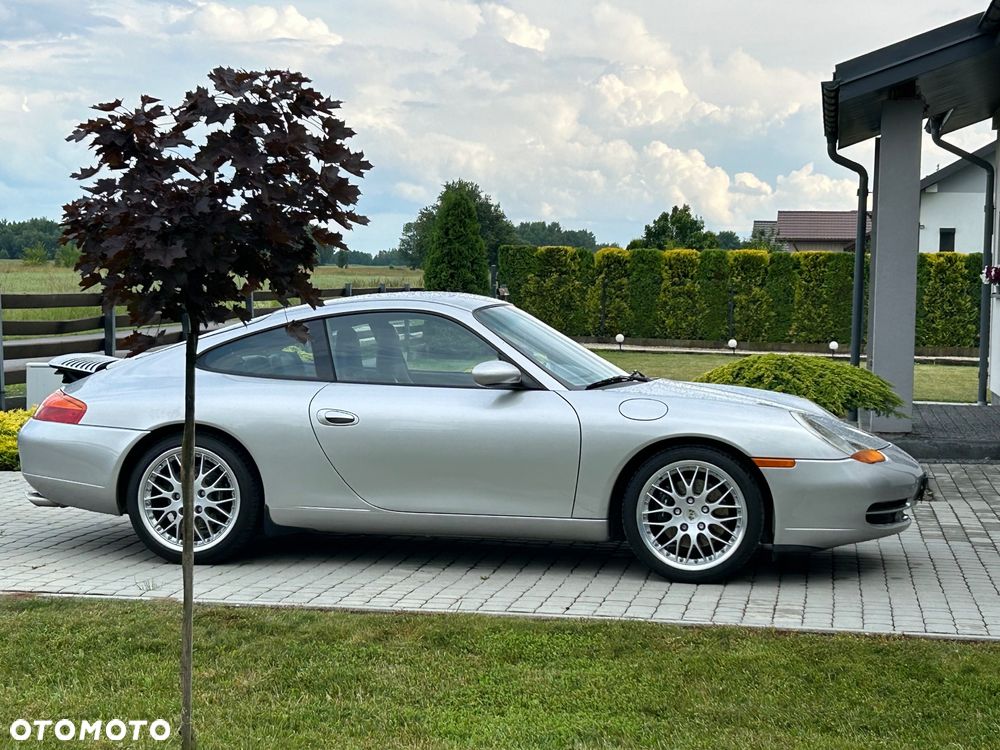 Porsche 911 Carrera - 1