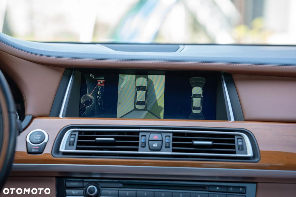 BMW Seria 7 750Ld xDrive - 34