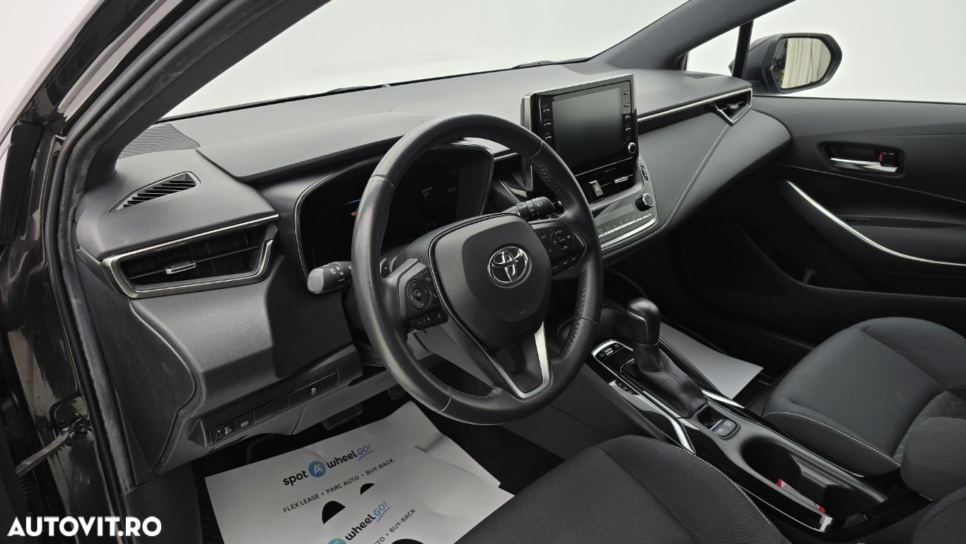 Toyota Corolla - 13