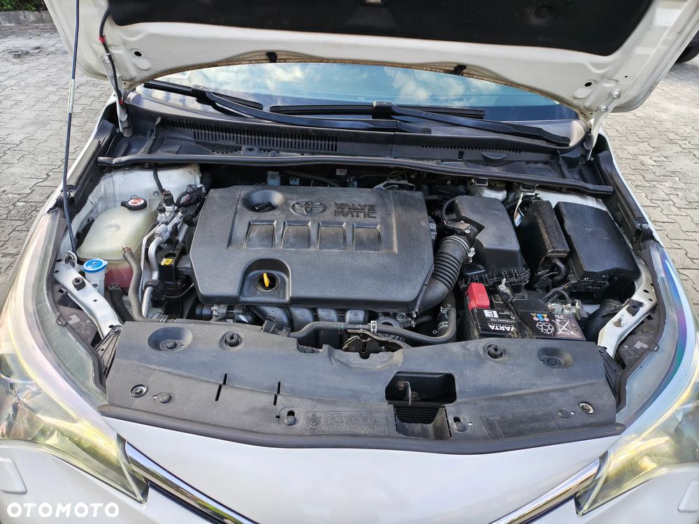 Toyota Avensis 1.8 Selection MS - 14