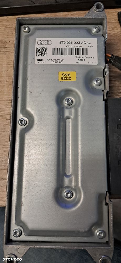 WZMACNIACZ AUDIO AUDI A4B8 - 1