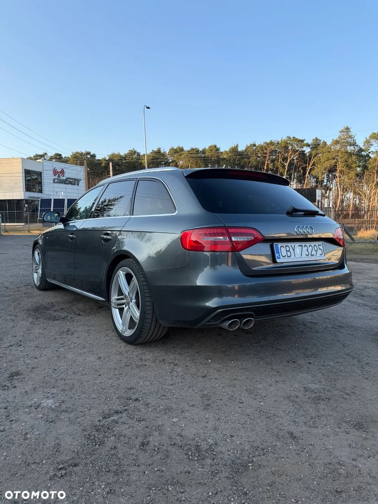 Audi A4 Avant 2.0 TDI DPF clean diesel quattro S tronic S line Sportpaket - 9