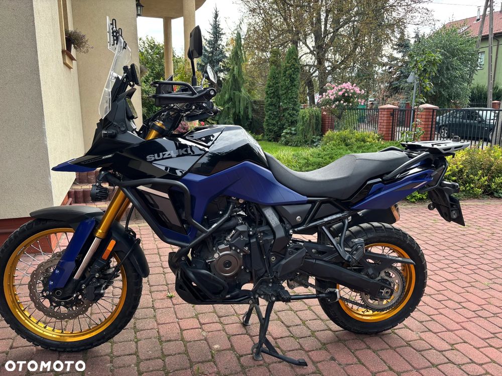 Suzuki V-STROM - 1